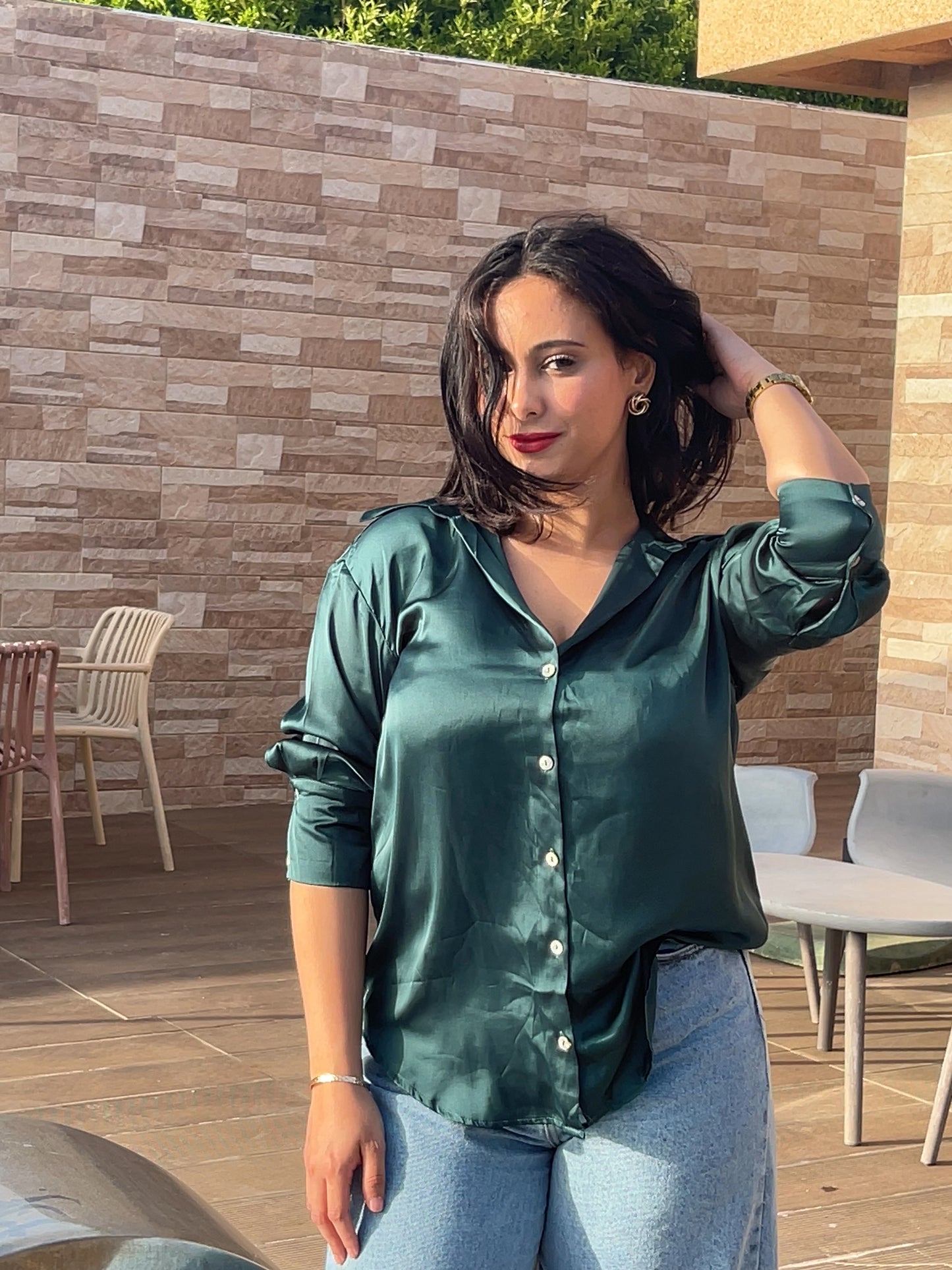 Chemise Satinée Verte Élégante à Manches Longues