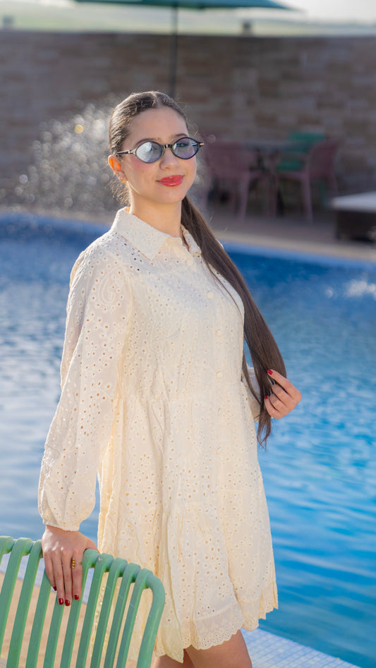 Robe Courte Blanche en Broderie Anglaise Chic