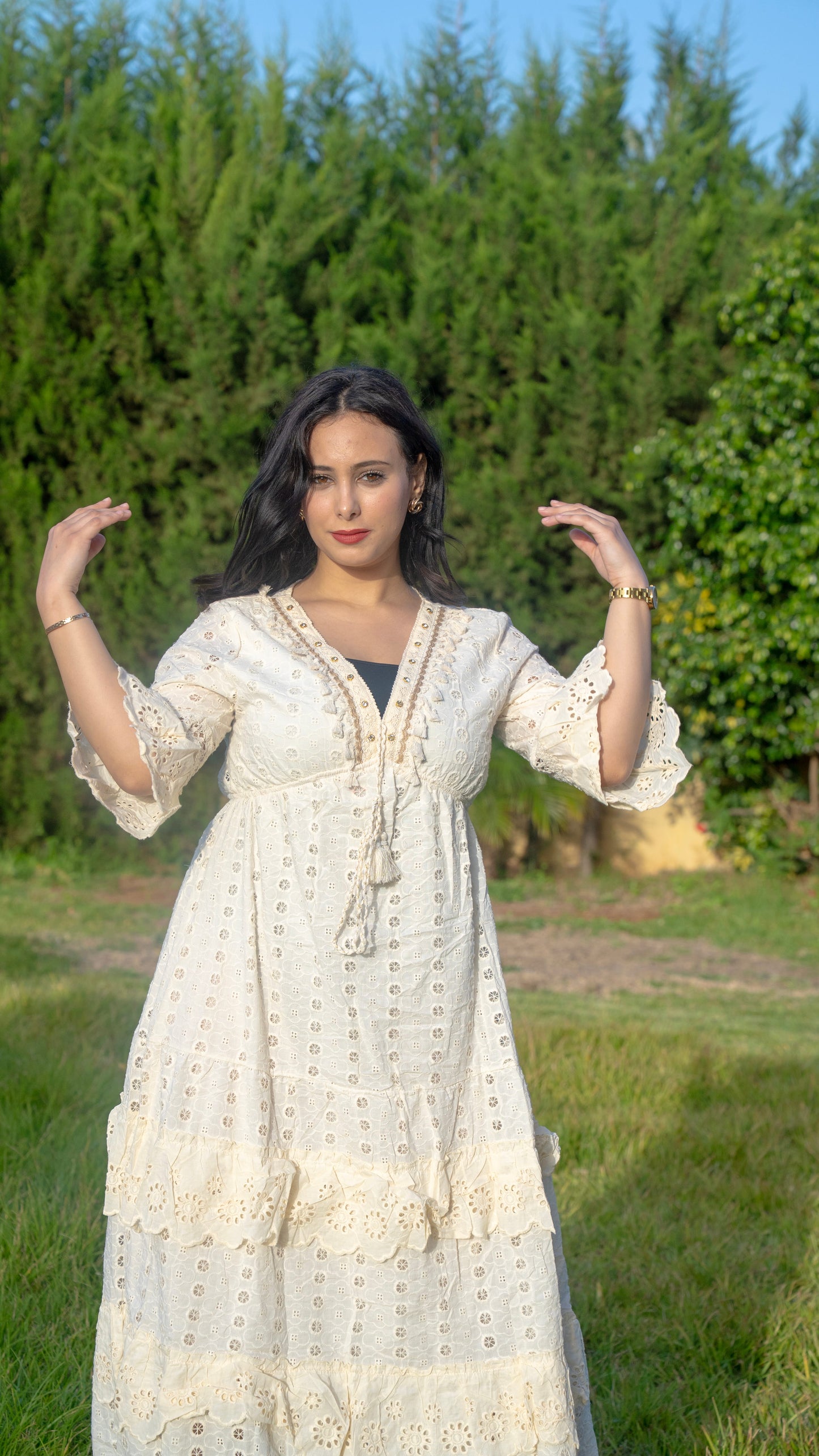 Robe Longue Bohème Blanche en Broderie Anglaise