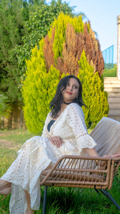 Robe Longue Bohème Blanche en Broderie Anglaise