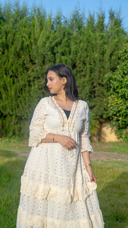 Robe Longue Bohème Blanche en Broderie Anglaise